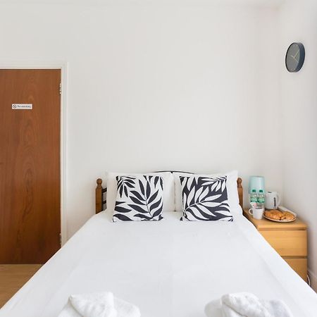 Wood Green Budget Rooms - Next To Mall & Metro Station - 10 Min To City Center Λονδίνο Εξωτερικό φωτογραφία