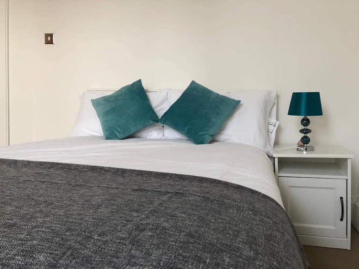 Wood Green Budget Rooms - Next To Mall & Metro Station - 10 Min To City Center Λονδίνο Εξωτερικό φωτογραφία