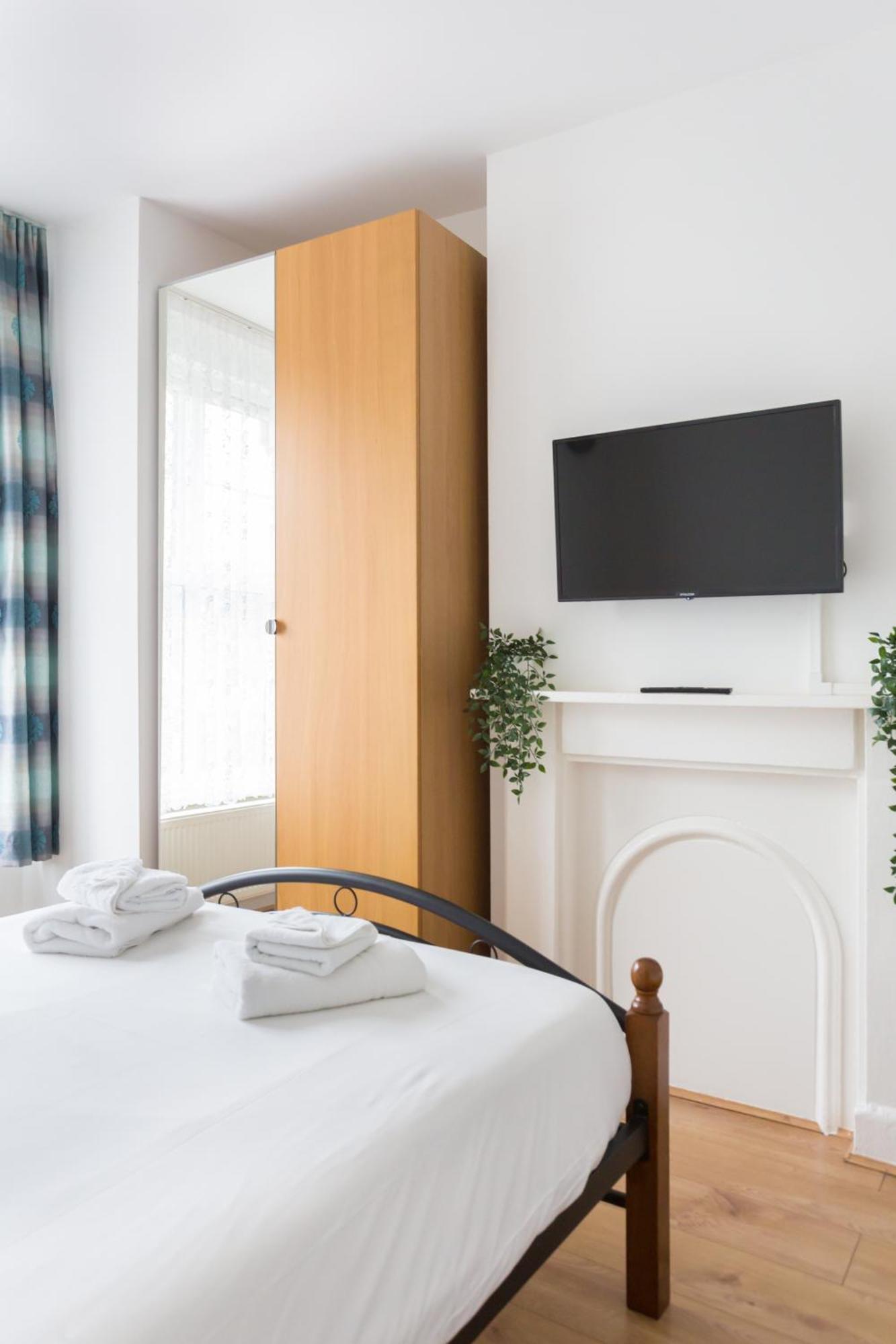 Wood Green Budget Rooms - Next To Mall & Metro Station - 10 Min To City Center Λονδίνο Εξωτερικό φωτογραφία