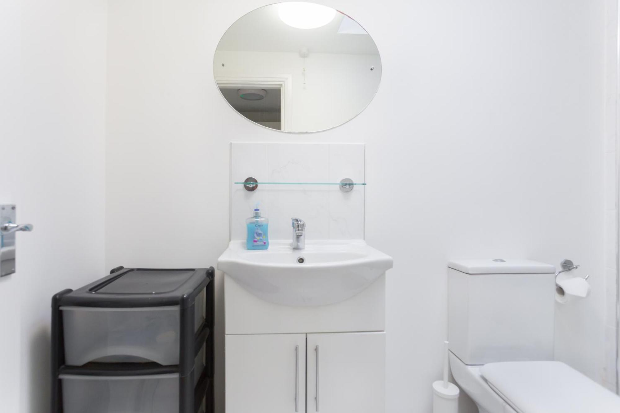 Wood Green Budget Rooms - Next To Mall & Metro Station - 10 Min To City Center Λονδίνο Εξωτερικό φωτογραφία