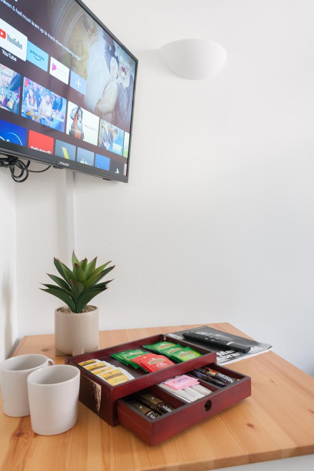 Wood Green Budget Rooms - Next To Mall & Metro Station - 10 Min To City Center Λονδίνο Εξωτερικό φωτογραφία