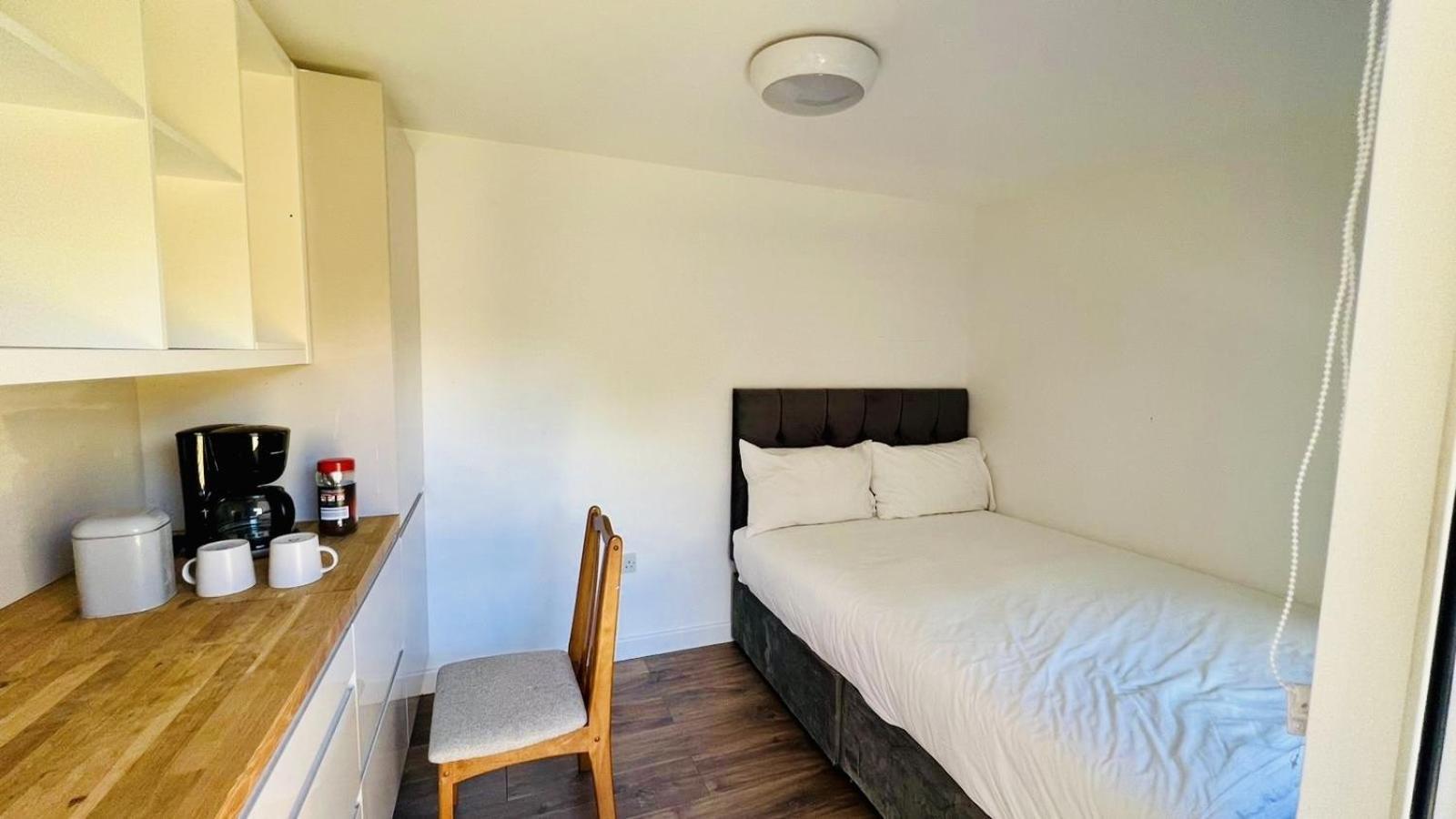 Wood Green Budget Rooms - Next To Mall & Metro Station - 10 Min To City Center Λονδίνο Εξωτερικό φωτογραφία