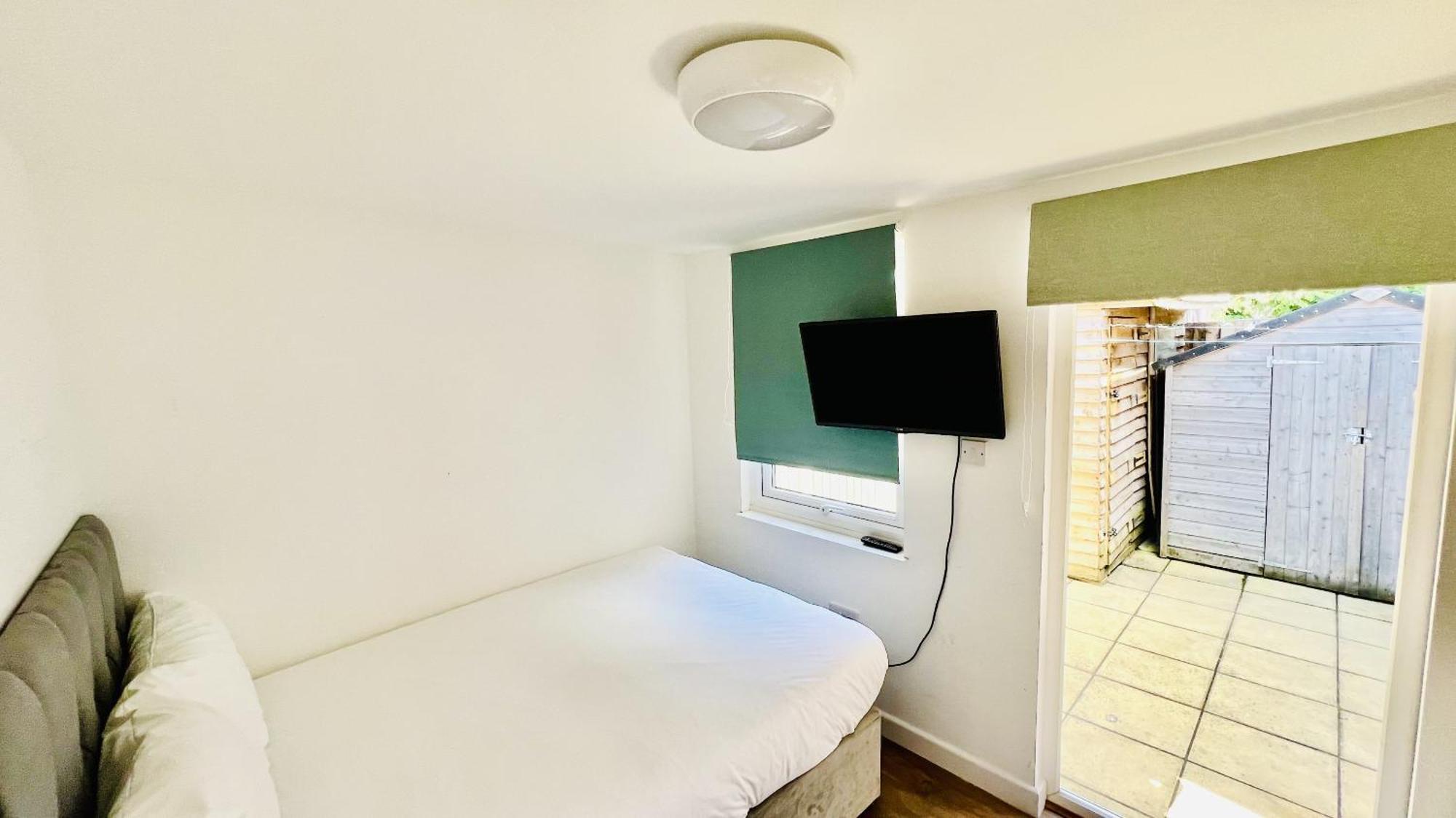 Wood Green Budget Rooms - Next To Mall & Metro Station - 10 Min To City Center Λονδίνο Εξωτερικό φωτογραφία